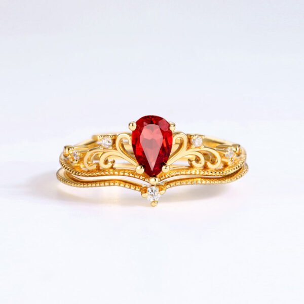 14k gold vintage garnet crown ring – Image 3