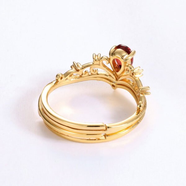 14k gold vintage garnet crown ring – Image 4