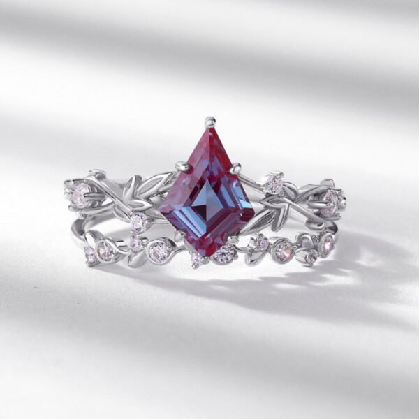 stylish stacked alexandrite ring – Image 3