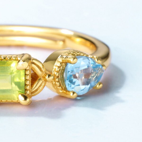 vintage style geometric peridot ring – Image 3